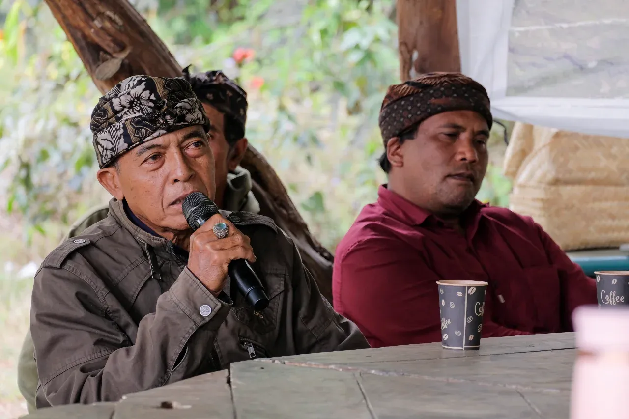 Menega (penjaga danau) sampaikan terkait dampak degradasi hutan dan perubahan iklim terhadap lingkungan dan masyarakat