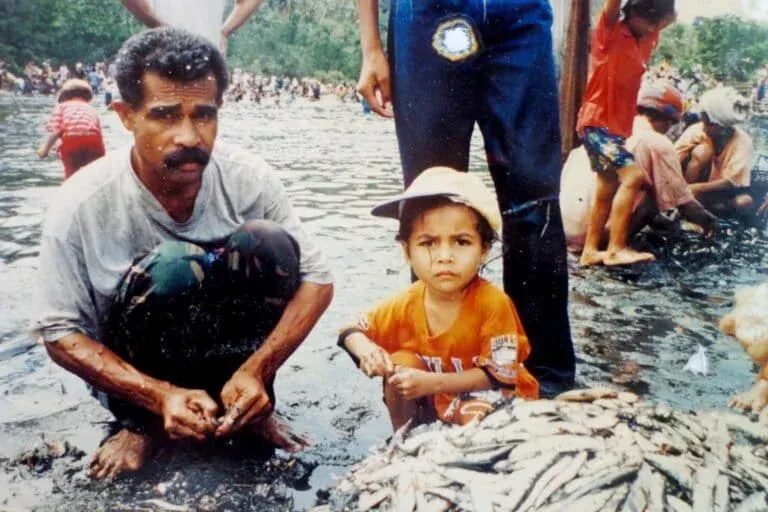 Lompa hasil tangkapan saat pembukaan saai lompa di Haruku, pada 1993. Foto: dokumen  Eliza Kissya